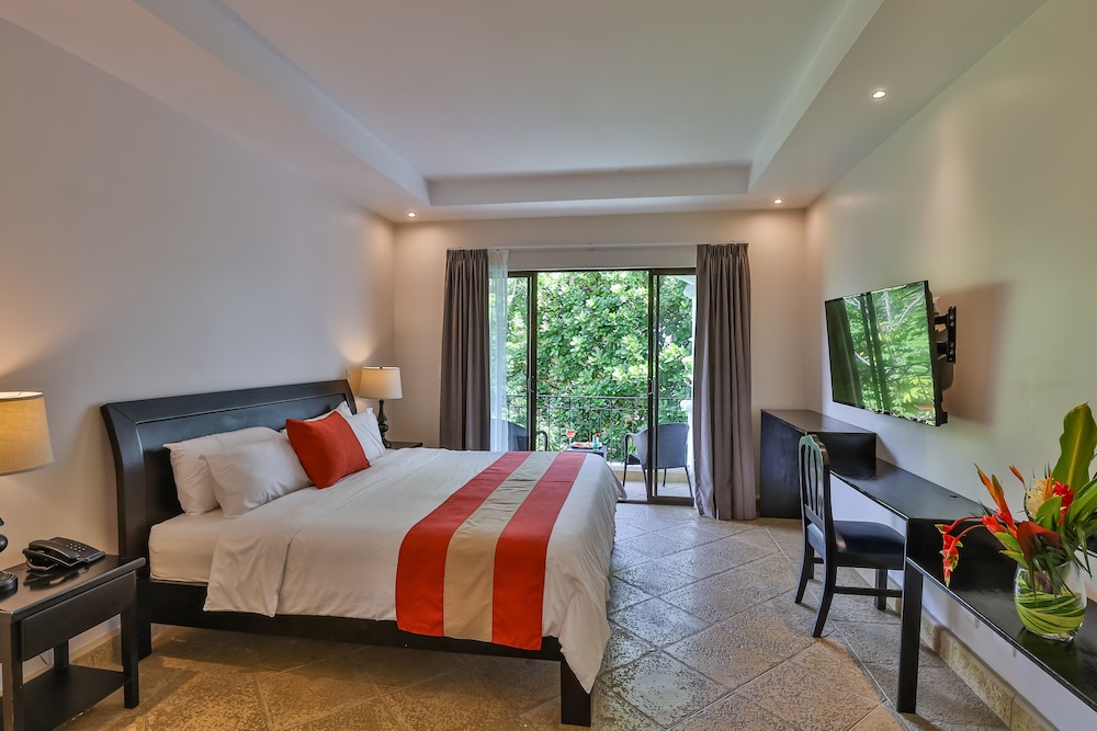 Superior Ocean View - Photo 1
