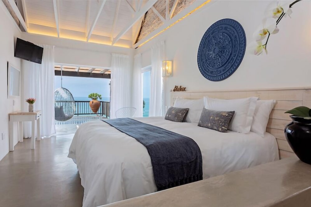 Luxury Double Room, 1 King Bed, Ocean View photo 1