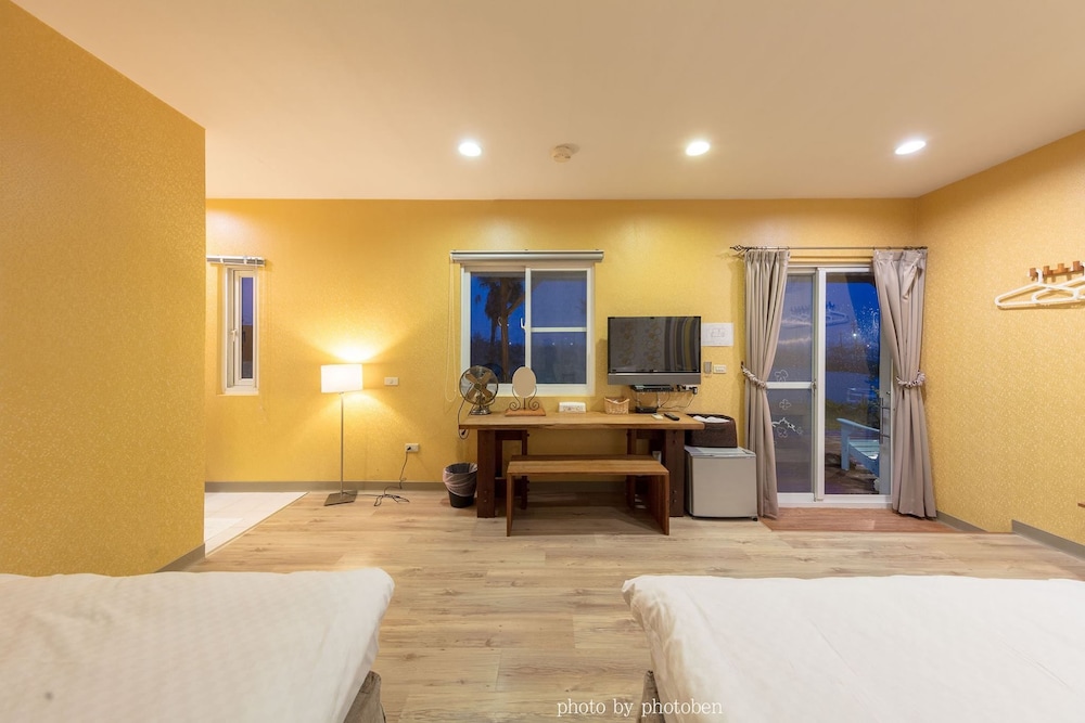 Comfort Quadruple Room, 2 Double Beds, Lanai, Courtyard Area