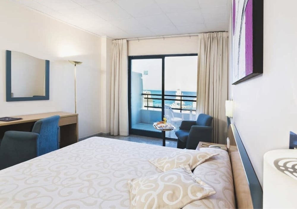Double Room, Balcony (2 Adults) photo 2