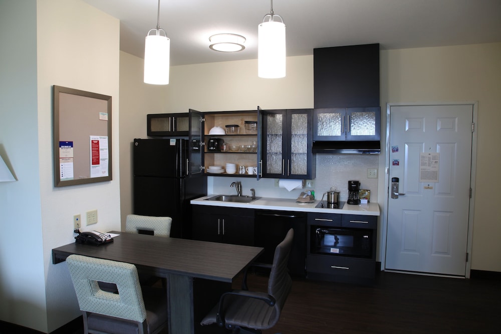 Standard Room thumbnail 6