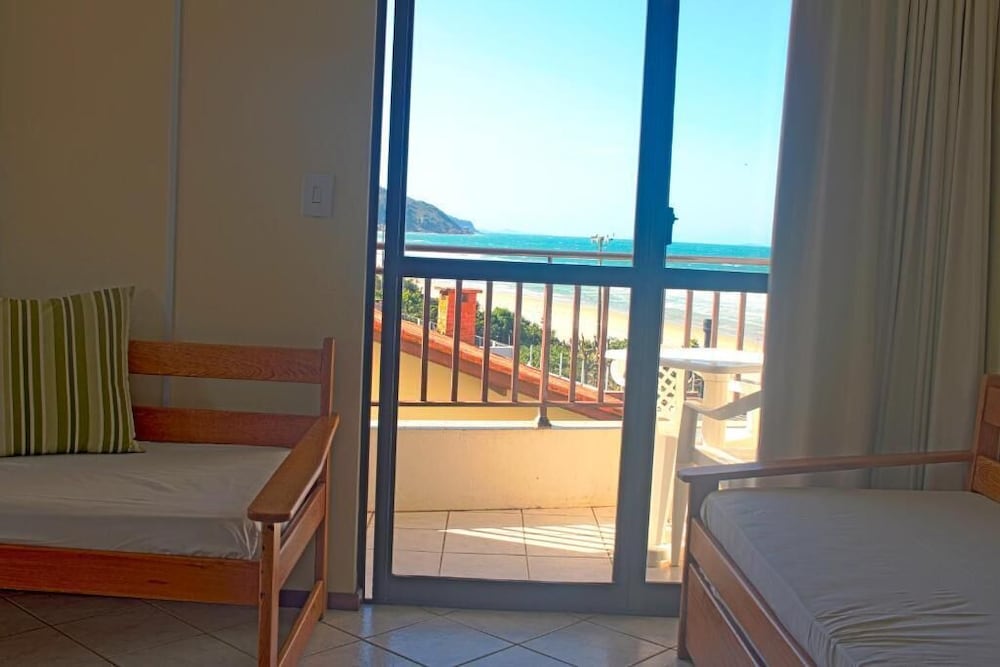 Standard Room (Vista Lateral Mar) photo 2