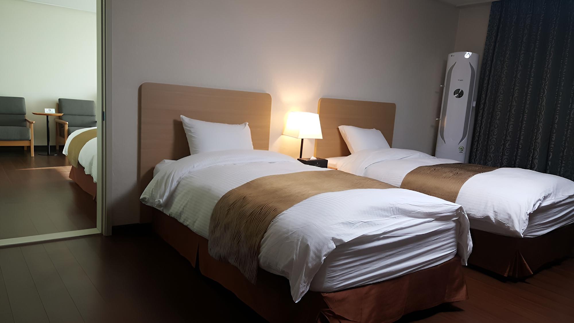 Twin Room, Golf View (29 PY) photo 2