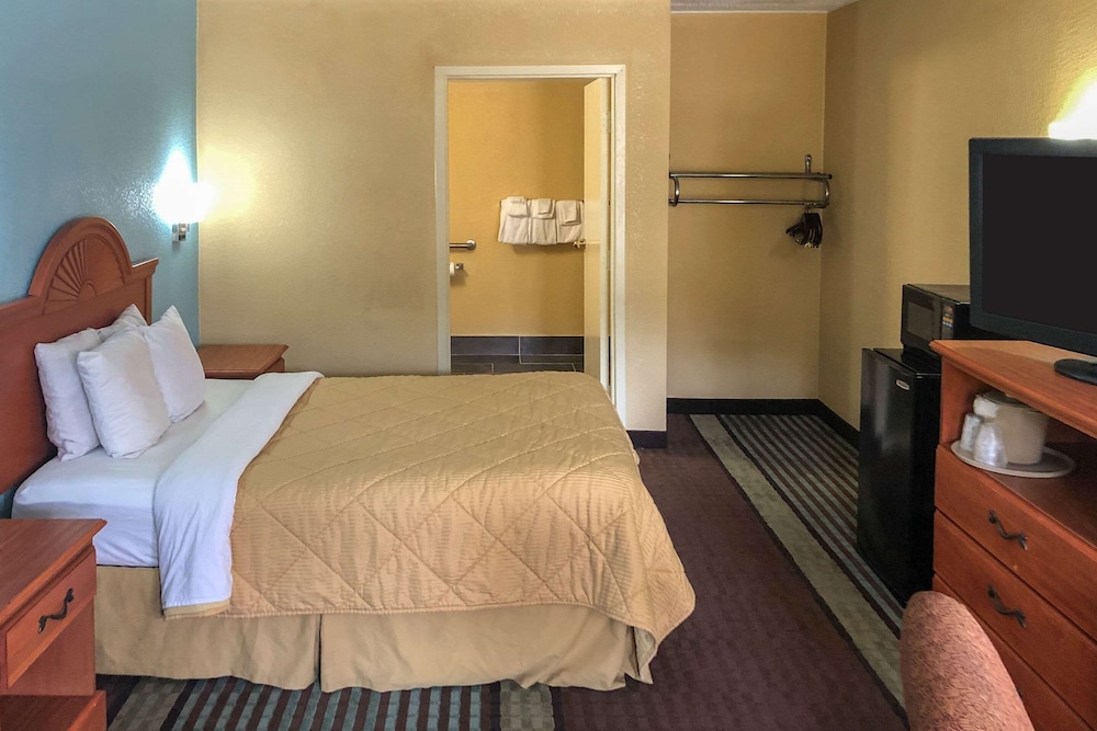 Room, 1 Double Bed, Accessible, Non Smoking photo 3