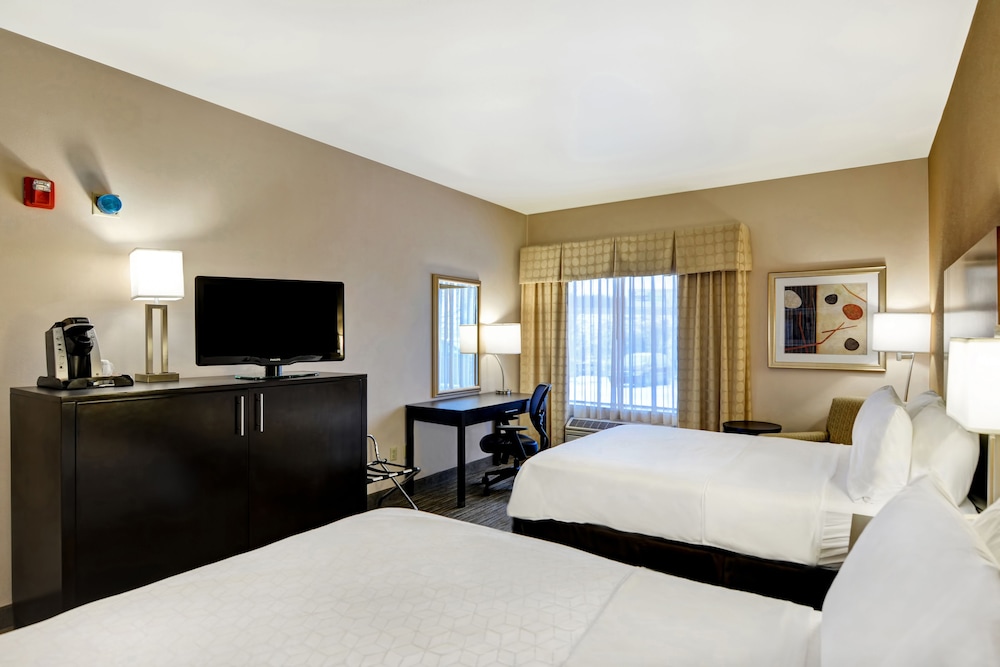 Standard Room, 2 Queen Beds - Photo 8