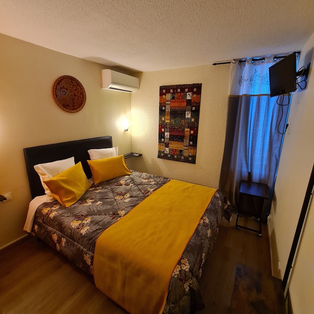Classic Double Room - Photo 19