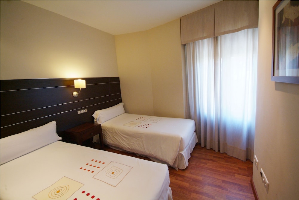 Apartment, 3 Bedrooms (For 5 People) photo 3