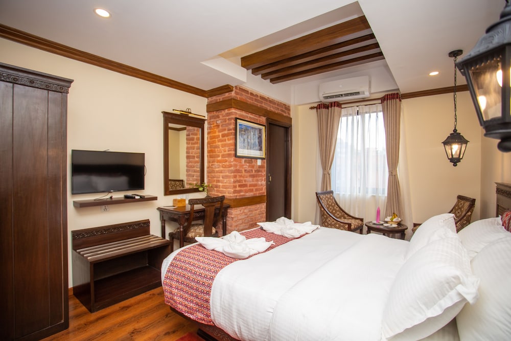 Deluxe Double Or Twin Room - Photo 8