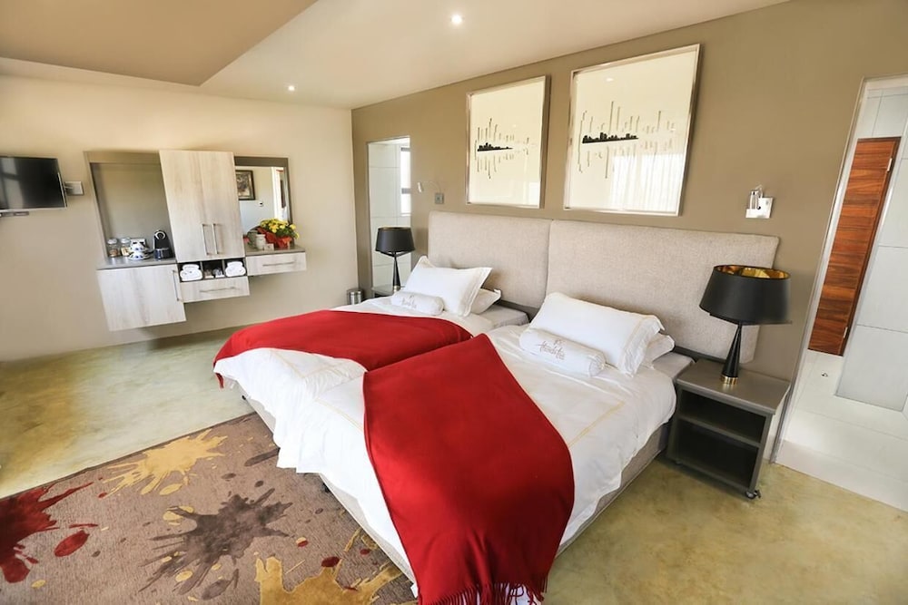 Zebra Chalet photo 1