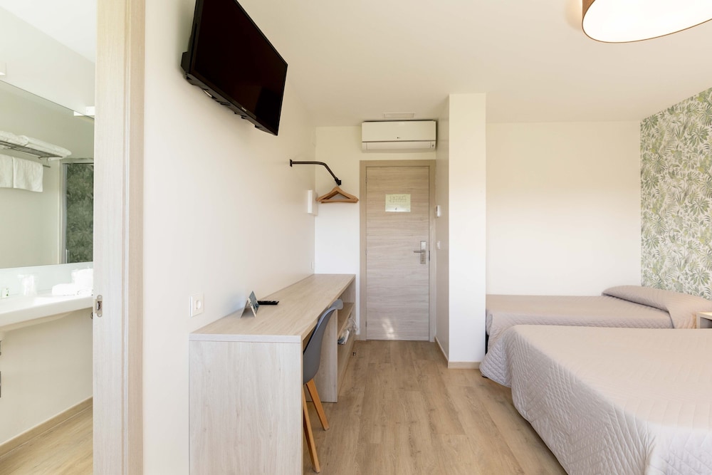 Standard Triple Room photo 2