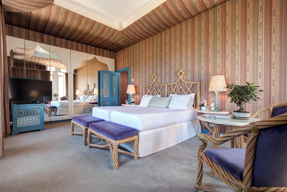 Grand Room (Deluxe)