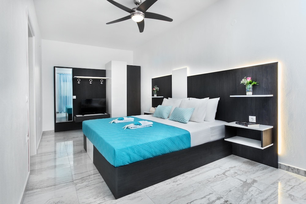 Deluxe Suite, 2 Bedrooms, Non Smoking photo 1