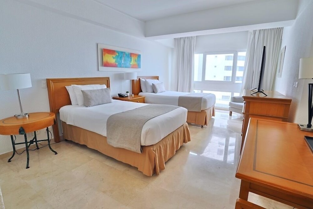 Premium Room, Multiple Beds, Partial Ocean View - Photo 2