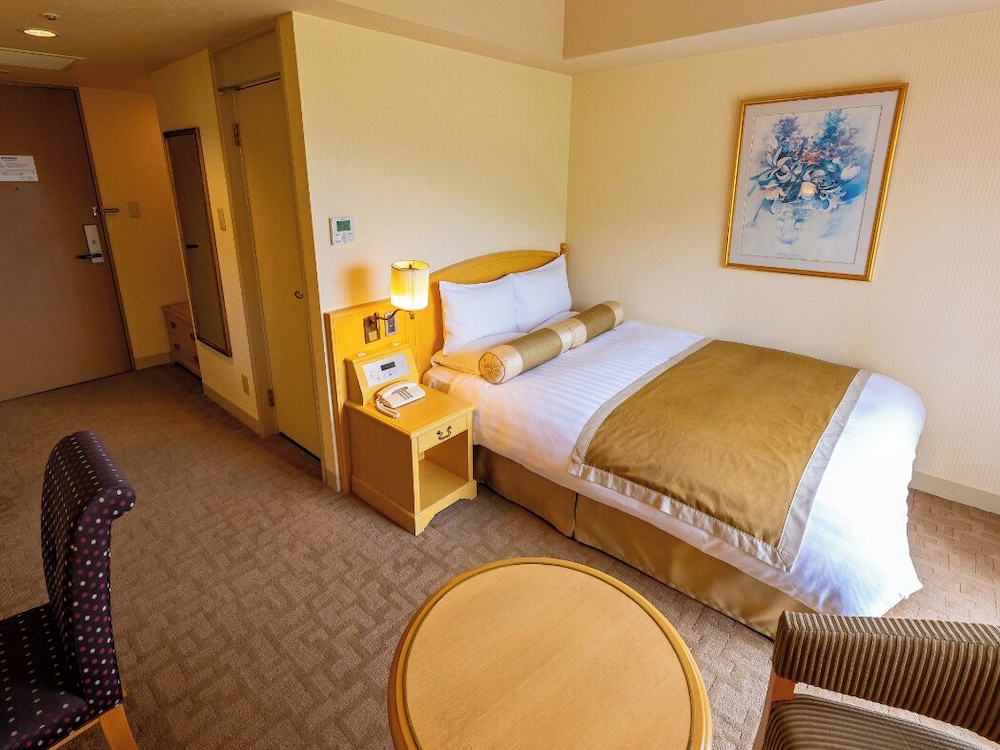 Superior Semi Double Room, Station View, Non Smoking photo 2