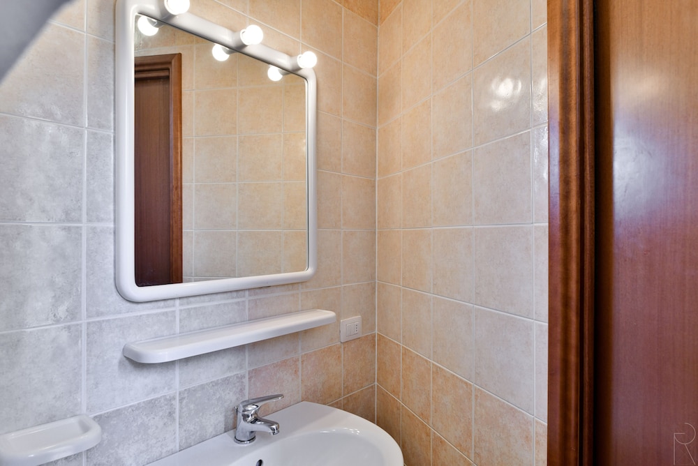 Classic Duplex, 2 Bedrooms photo 3
