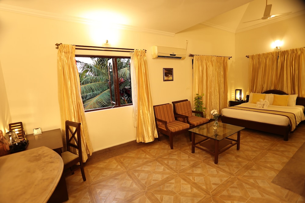 Luxury Room, Pool View - Photo 11