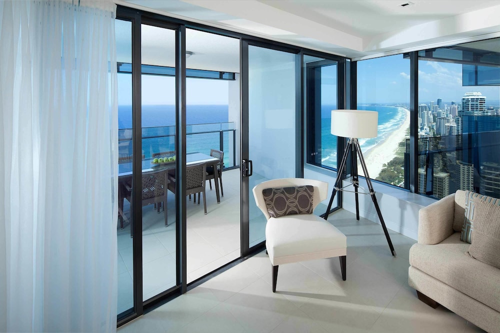 3 Bedroom Ocean View Apartment - Photo 4