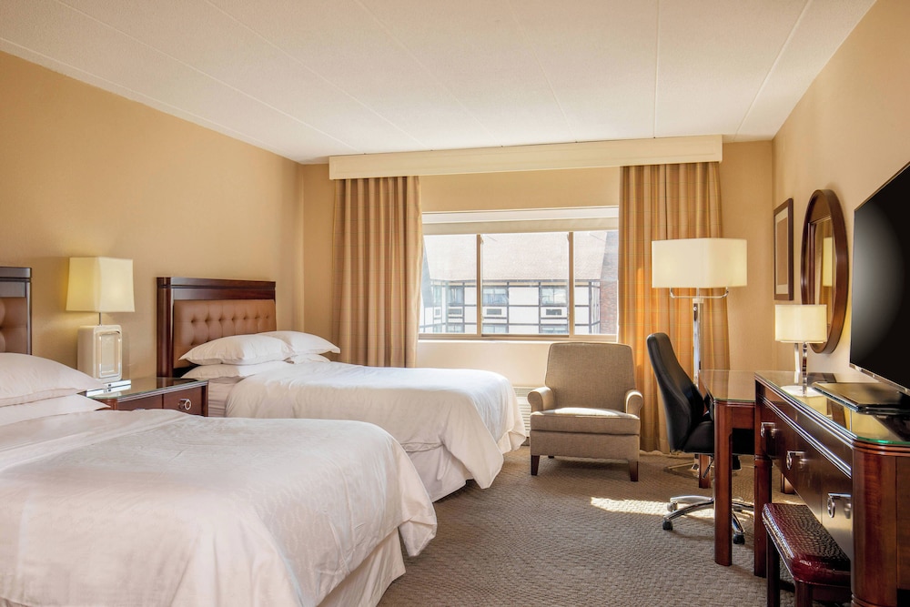 Traditional Room, 2 Queen Beds - Photo 1