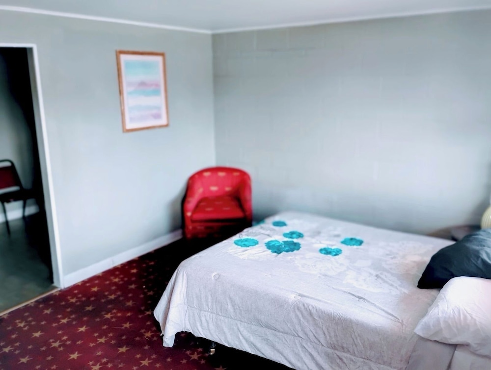 2 Queen Beds Suite with Kitchenette