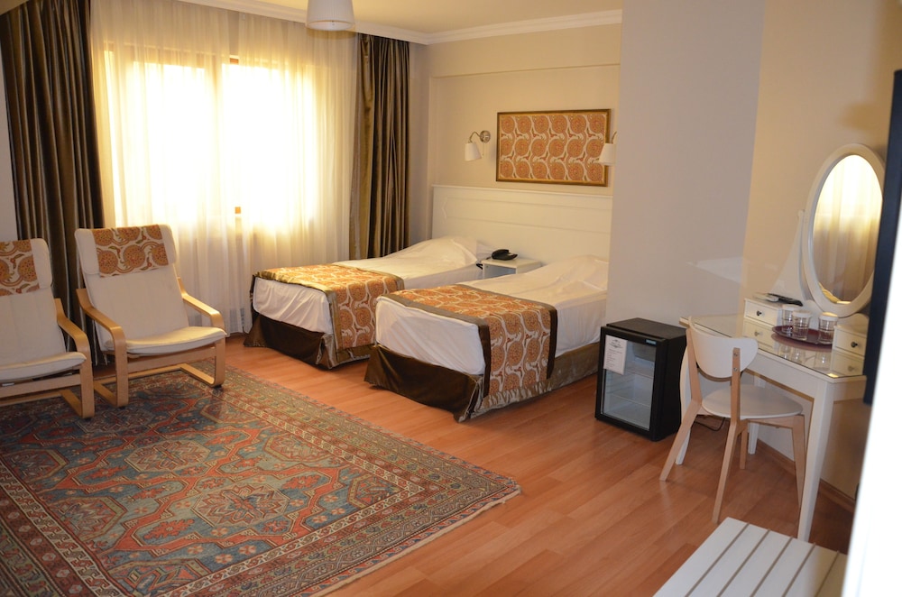 Family Quadruple Room, Multiple Beds photo 2