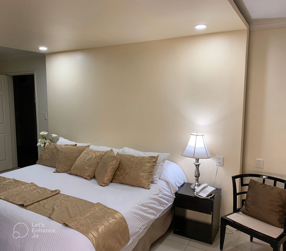 Deluxe Suite photo 2
