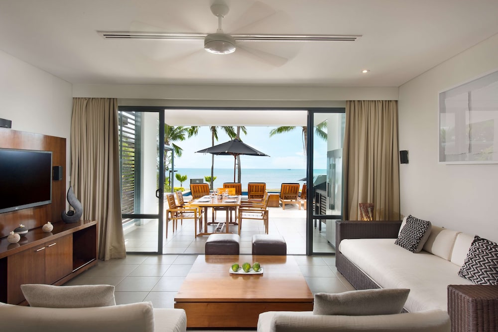 Room, 3 Bedrooms, Private Pool, Beachfront (Residence) - Photo 5