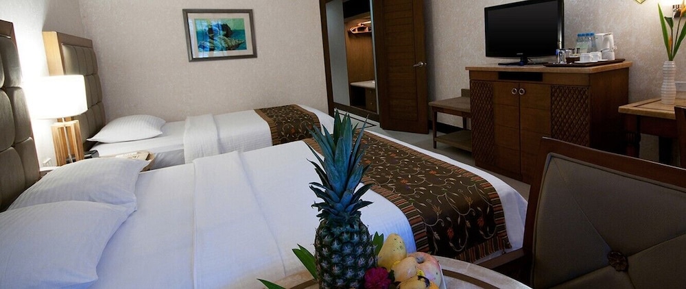 Family Room - Photo 3
