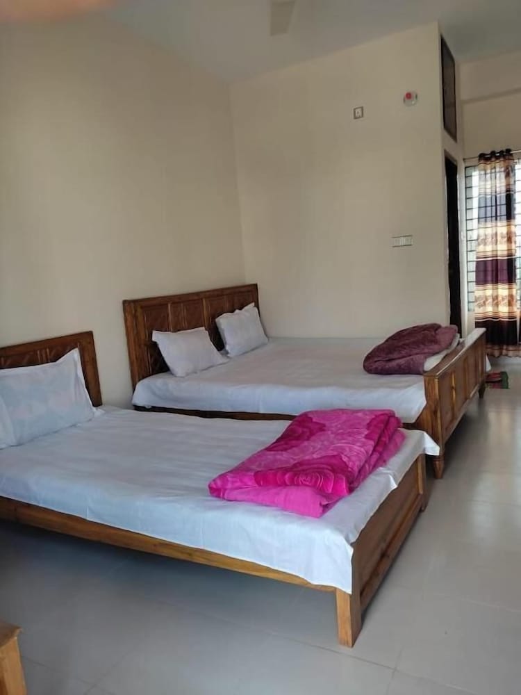 Basic Double Room photo 2