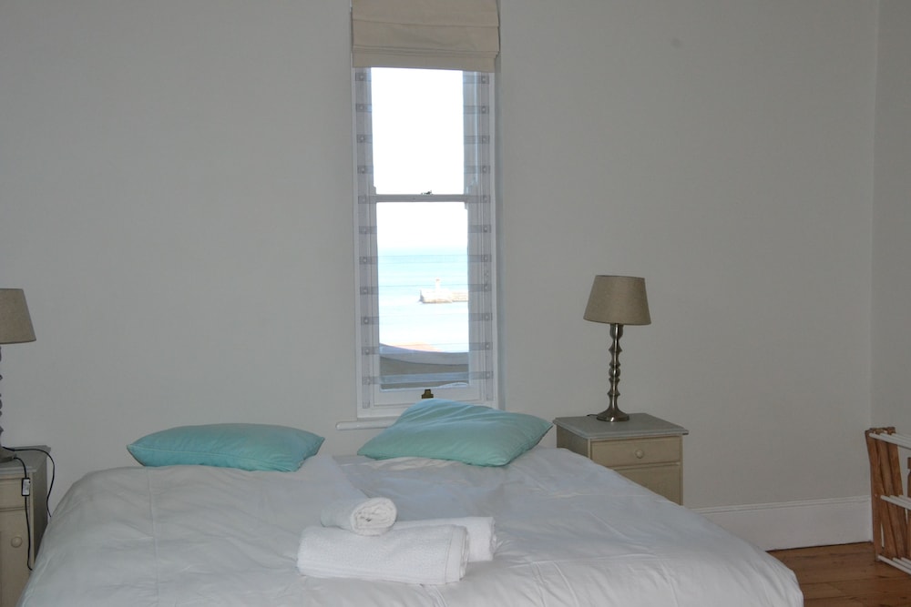 Family Room, 2 Bedrooms, Ocean View photo 3