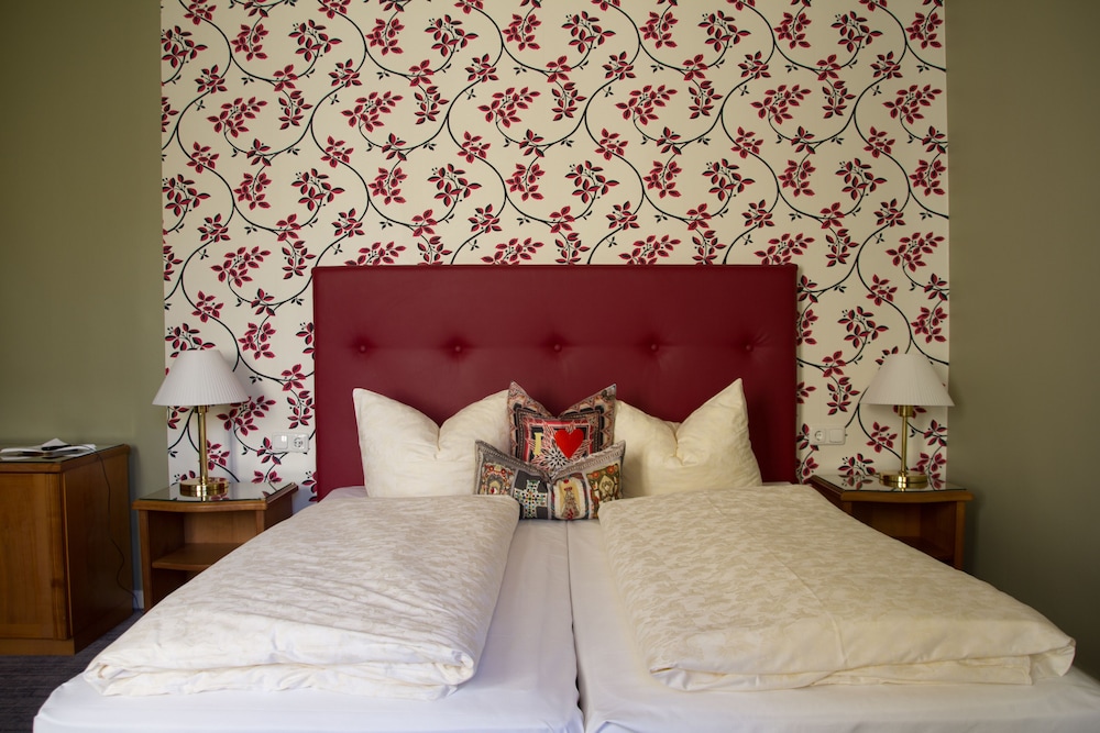 Comfort Double Room, 2 Twin Beds - Photo 5