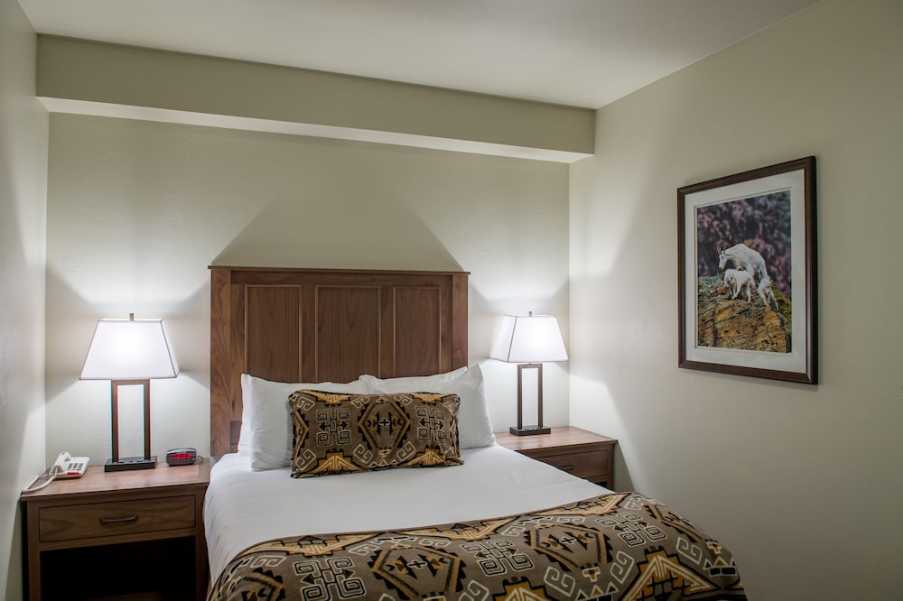 Suite, 2 Queen Beds photo 1