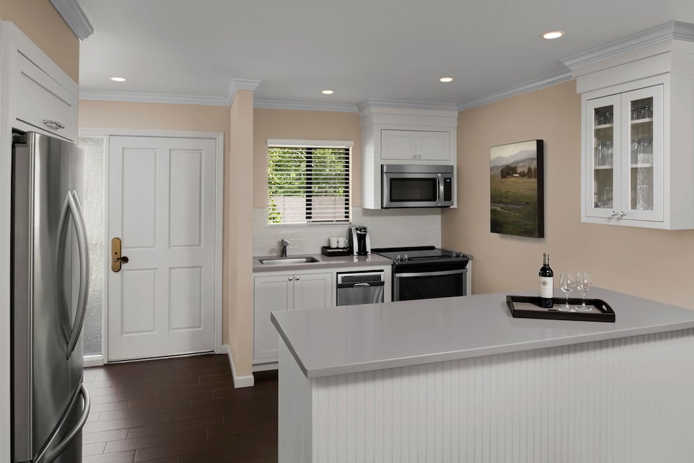 Classic Suite, 2 Double Beds, Golf View (Classic Cottage Golf View 1 Bedroom) - Photo 3