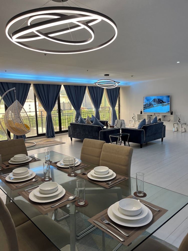 Premier Penthouse