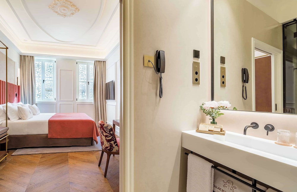 Deluxe Room, Connecting Rooms (1 Adult 3 Children)