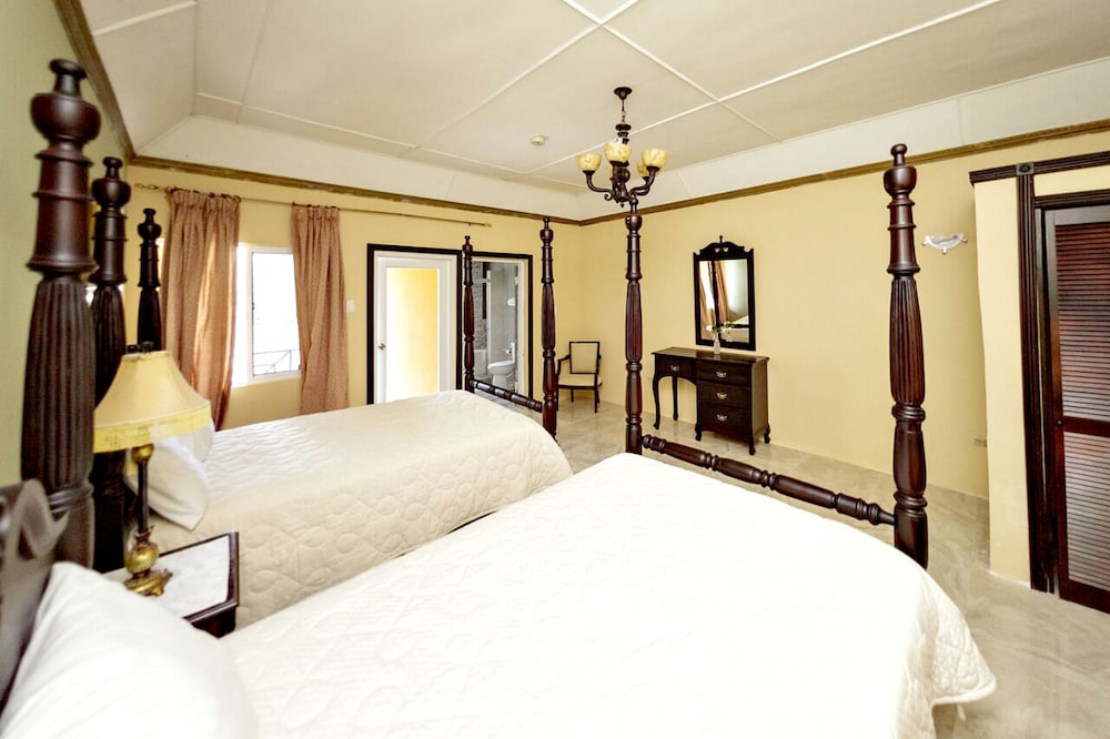 Chambre Double Signature, 2 grands lits, balcon, vue montagne