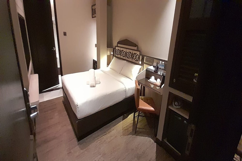 Standard Room, 1 Queen Bed, No Windows
