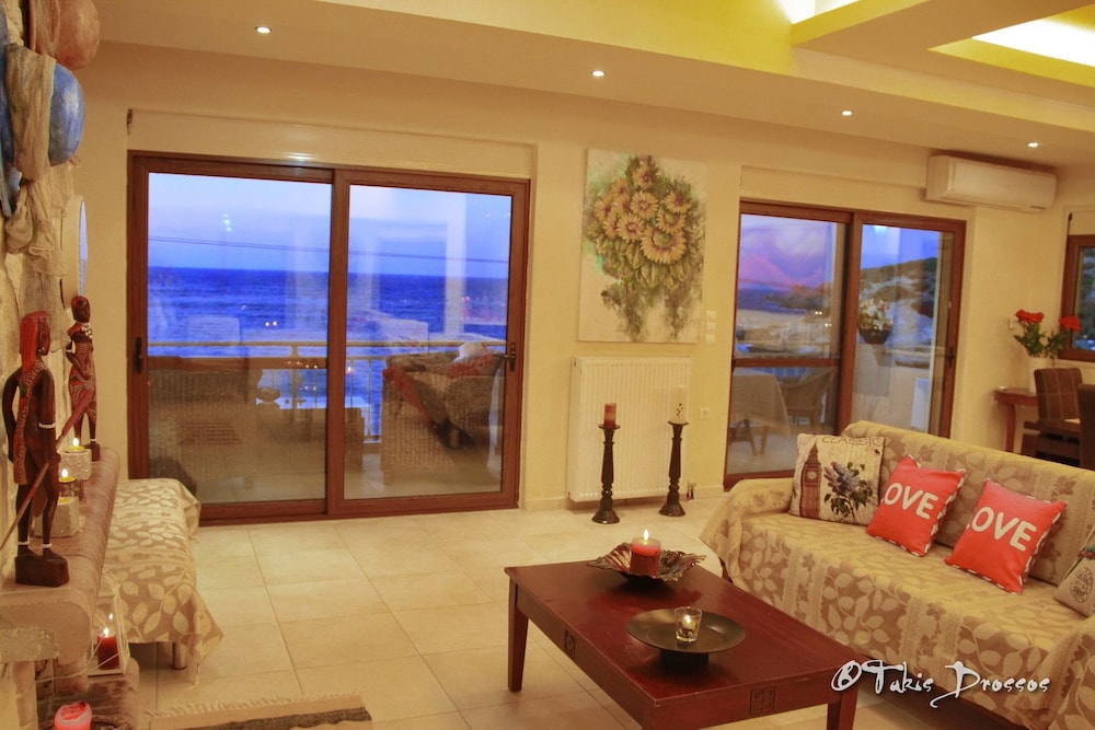 Apartment, 2 Bedrooms, Sea View photo 2