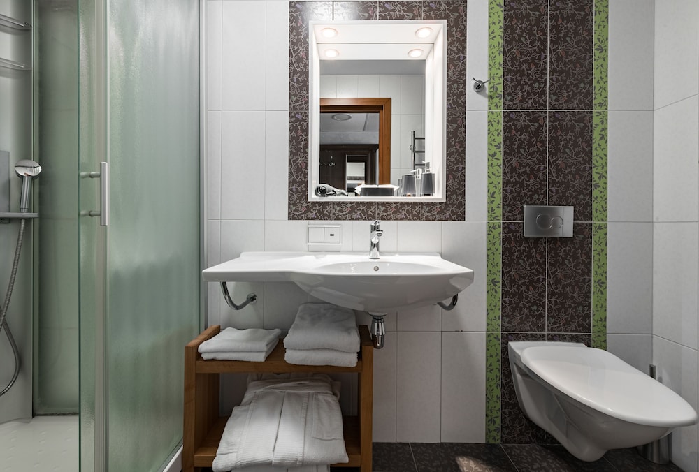 Standard Double or Twin Room photo 3