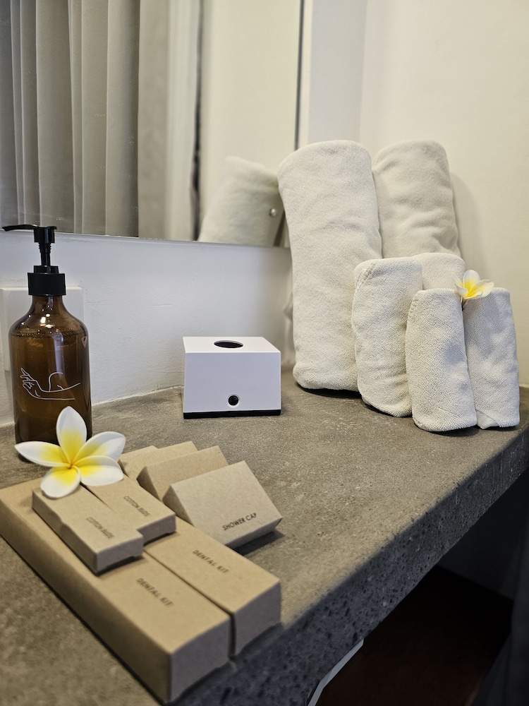 Standard Twin Room - Photo 10