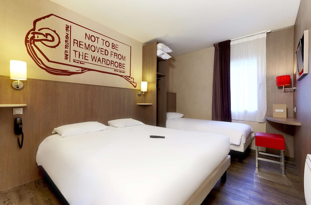 Standard Room, Multiple Beds photo 1