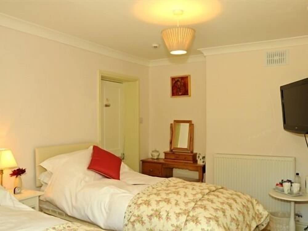 Double or Twin Room, Ensuite (PINK)