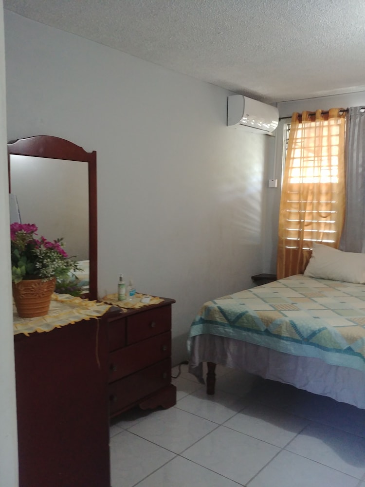 Junior Apartment, 1 Queen Bed with Sofa bed, Patio, Garden View photo 2
