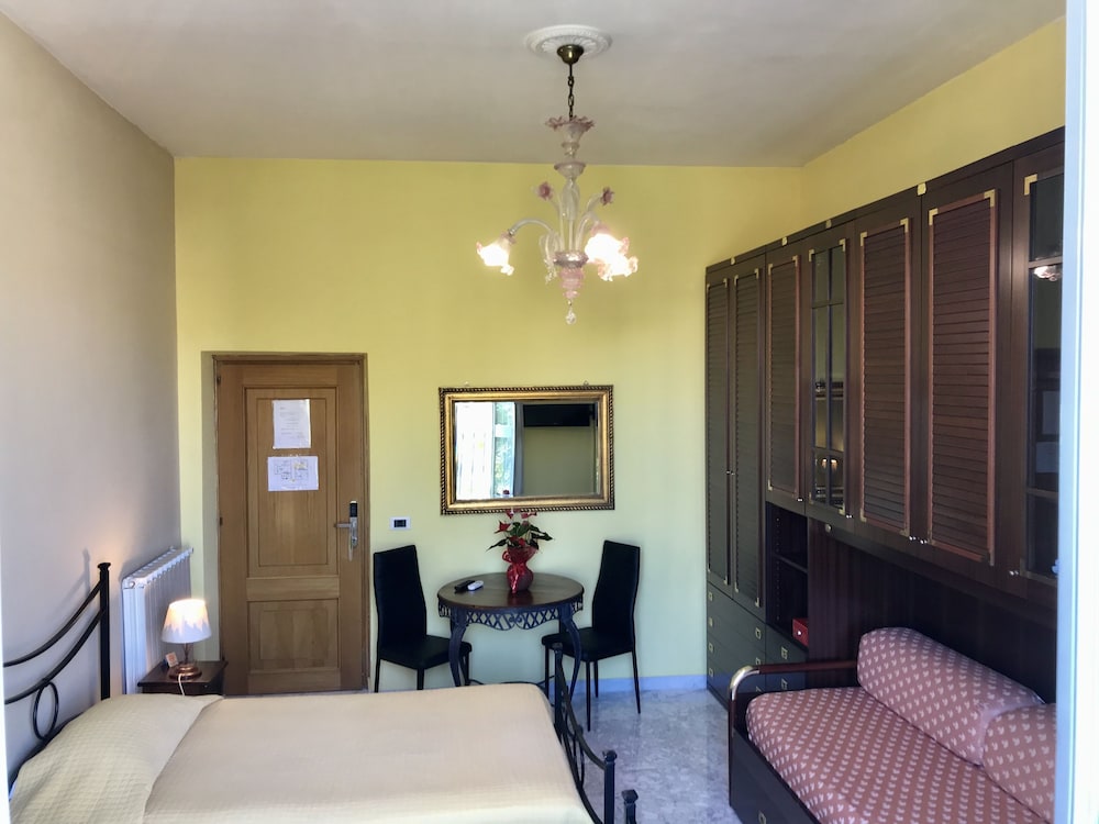 Triple Room photo 2