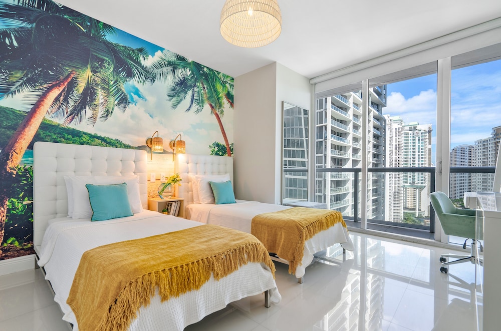 Presidential Corner Apart, 2/2 and Sofa Bed, Ocean View1608 thumbnail 6