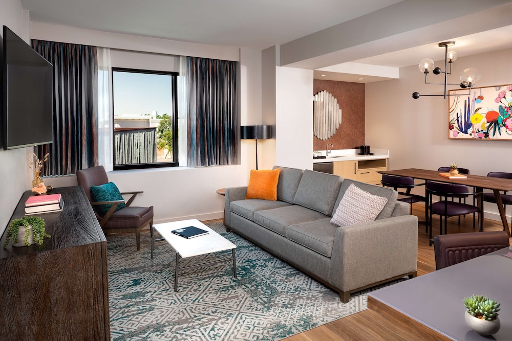 Suite, 2 Queen Beds, Accessible (Mobility & Hearing, Roll-in Shower) - Photo 6