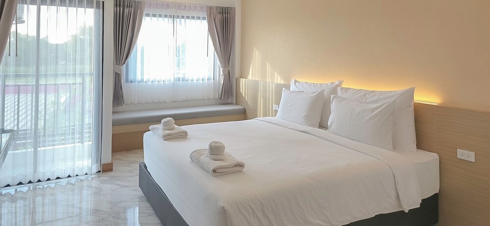 Deluxe Double Room - Photo 1