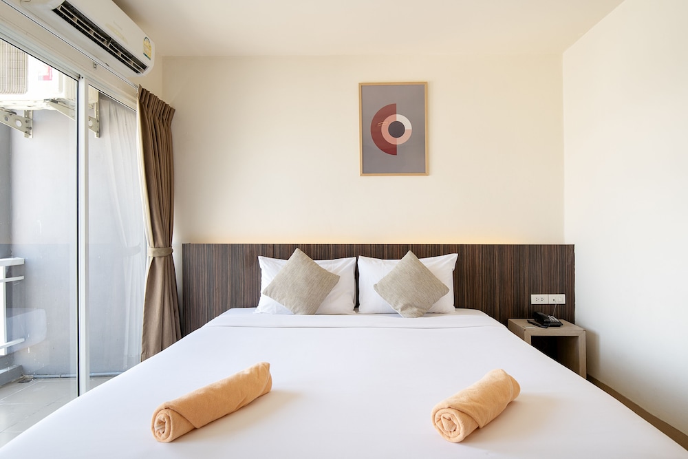 Studio Double Bed photo 1