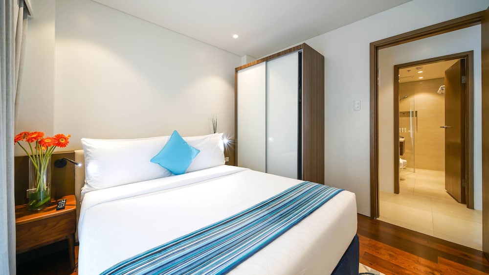 Premier Suite, 1 Bedroom (guests age 18-59) - Photo 1