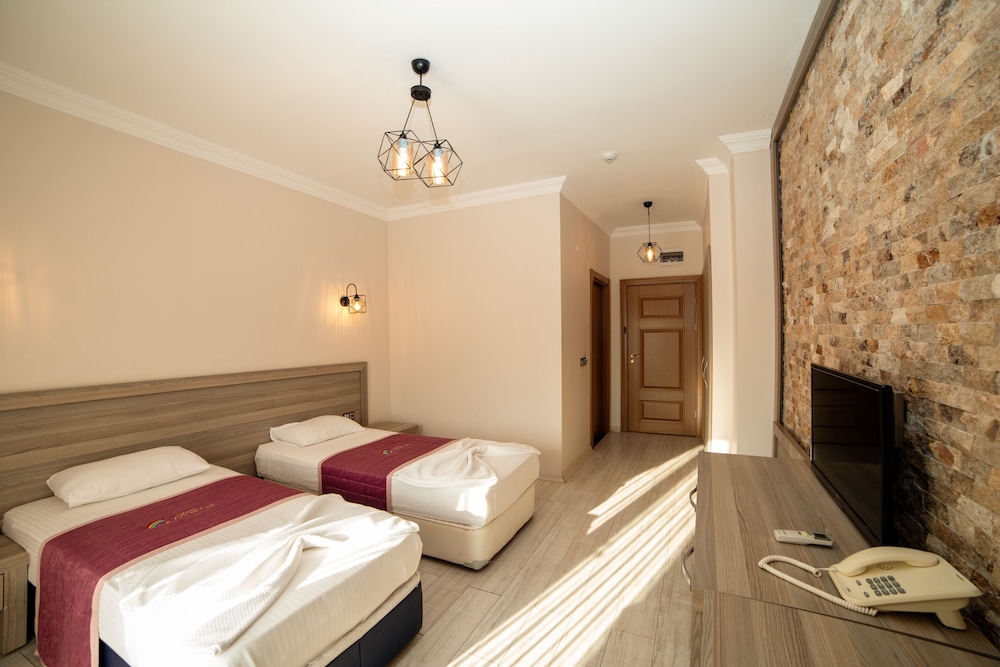Twin Room, Balcony, Garden View photo 1