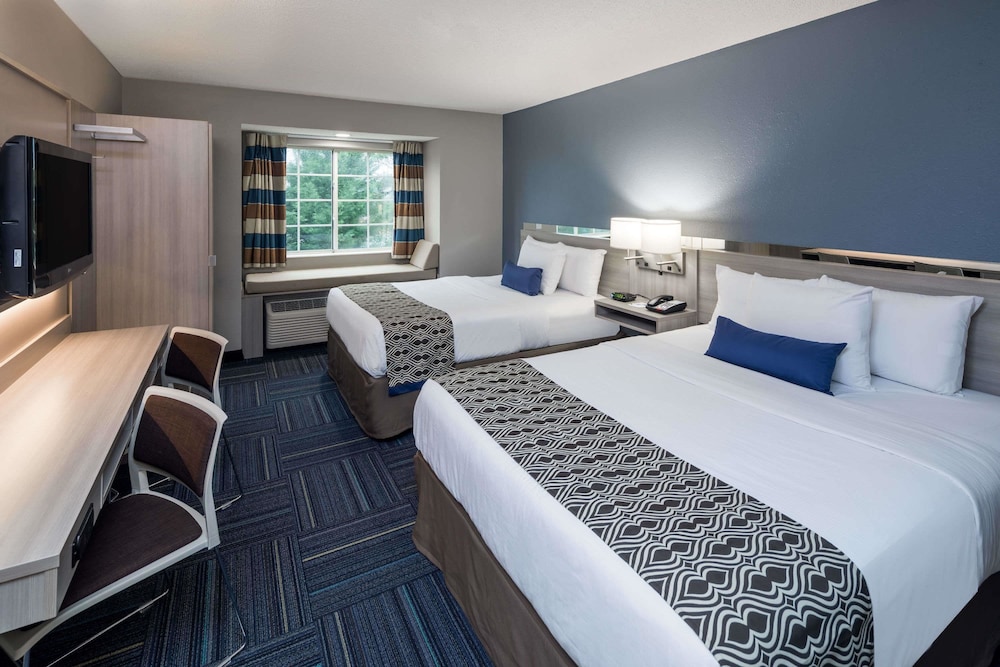 Room, 2 Queen Beds, Accessible, Non Smoking - Photo 1